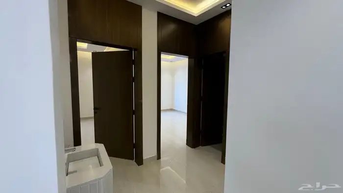 ادوار فاخره للبيع في حي بدر الشفا 8