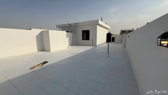 ادوار فاخره للبيع في حي بدر الشفا 14