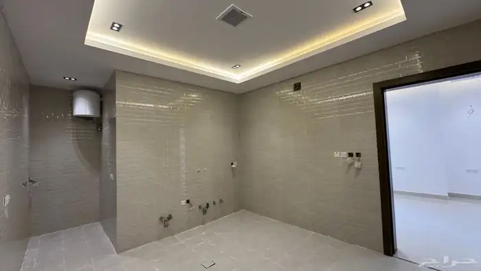 ادوار فاخره للبيع في حي بدر الشفا 12