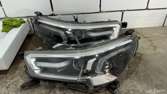 شمعتين يمين ويسار هايلوكس  2021 حق الفل اصلي 0