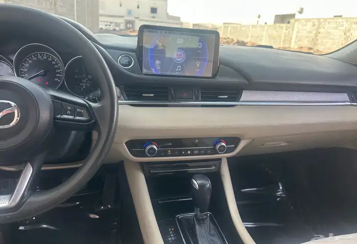 للبيع مازدا موديل 2019 4