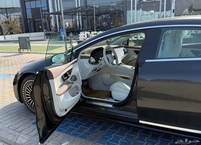 مرسيديس EQS 2023 5