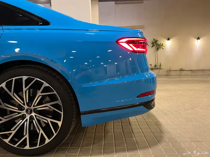 اودي A8 بلو ميامي 2019 26