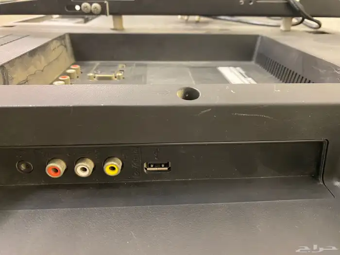 للبيع شاشتين سوني اصلية الاولى 32 بوصه LCD والثانية 40 بوصه 4