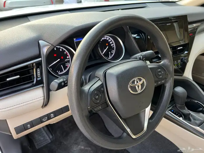 تويوتا كامري 2022 استاندر 9