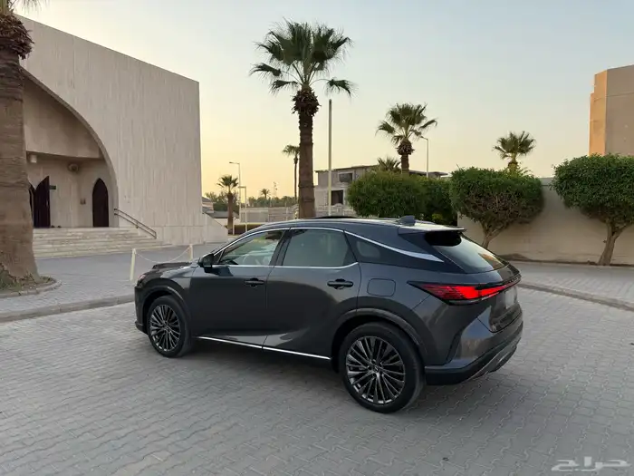 لكزس Rx 2023 350 h سعودي على الضمان 5