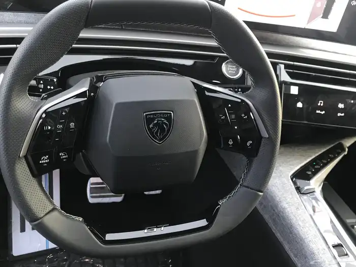 بيجو 5008 GT 8