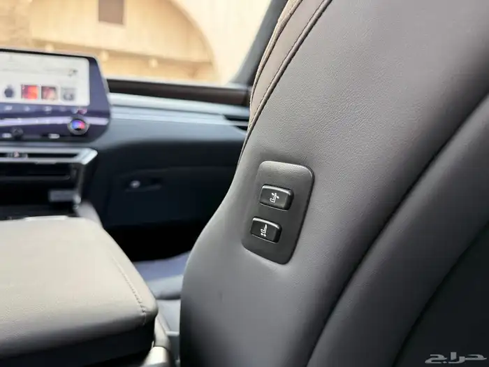 لكزس Rx 2023 350 h سعودي على الضمان 23