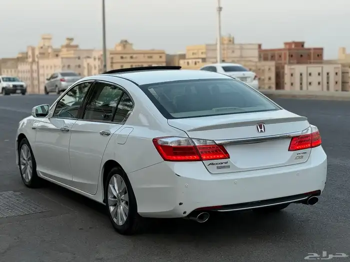للبيع هوندا اكورد 2013 6