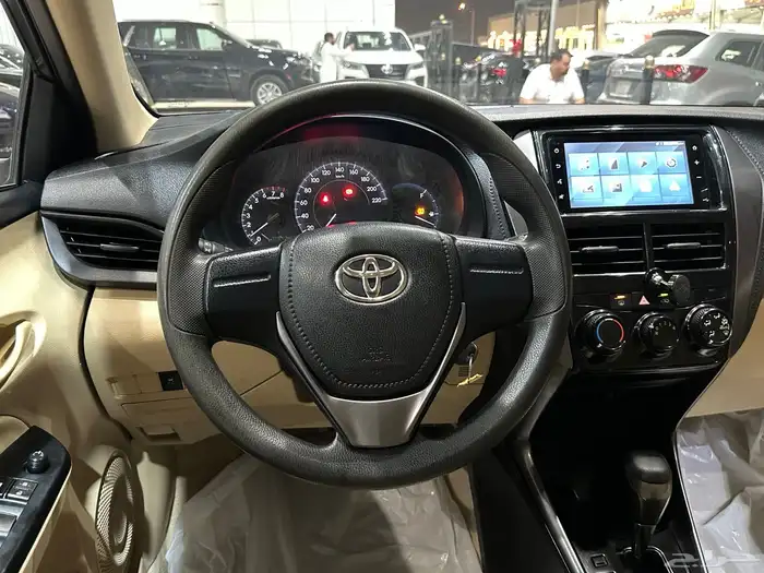 تويوتا يارس موديل 2022 استاندر 15