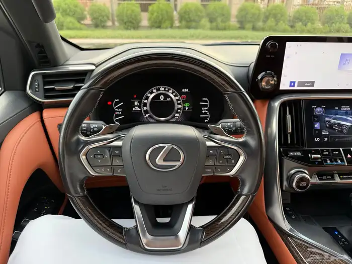 جيب لكزس LX600 VIP 2022 - سعودي ضمان وصيانه مجانيه 44