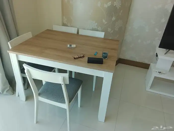 سرير ومرتبة   طاولة طعام   كنب 1