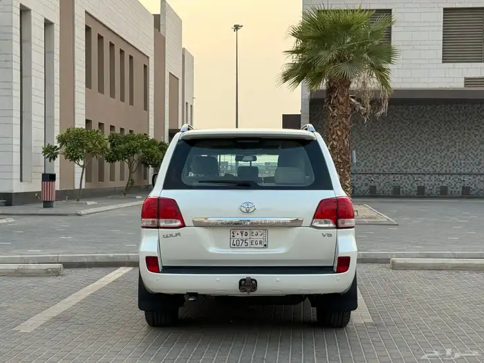نوع السياره تويوتا GXR الموديل 2011 3
