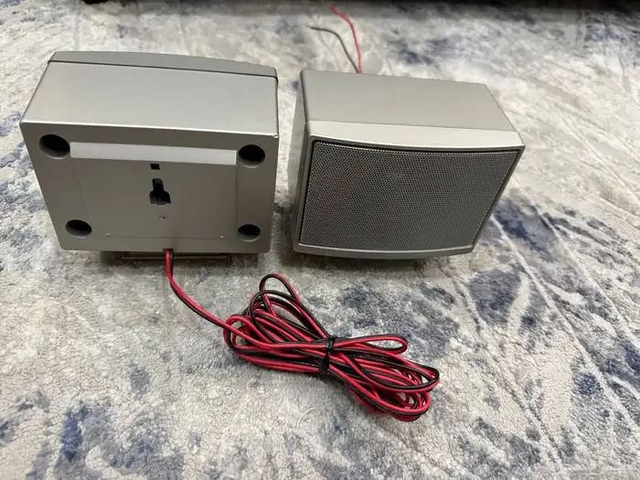 للبيع سماعات   لم تستعمل 1