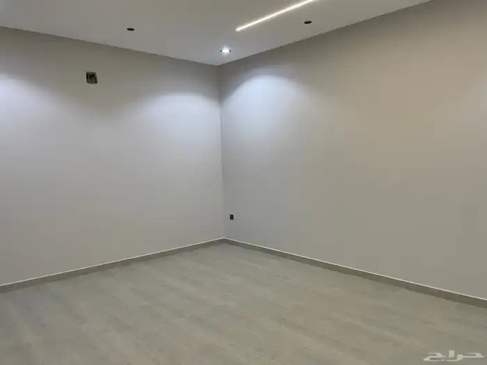 فيلا درج داخلي للبيع بحي غصون 2