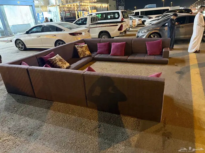 الرياض حي طويق جلسه ارضيه بسعر 300 2