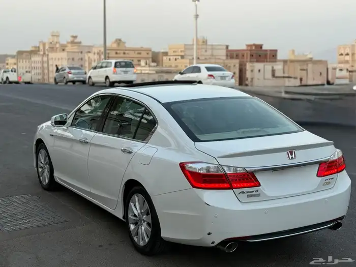 للبيع هوندا اكورد 2013 34