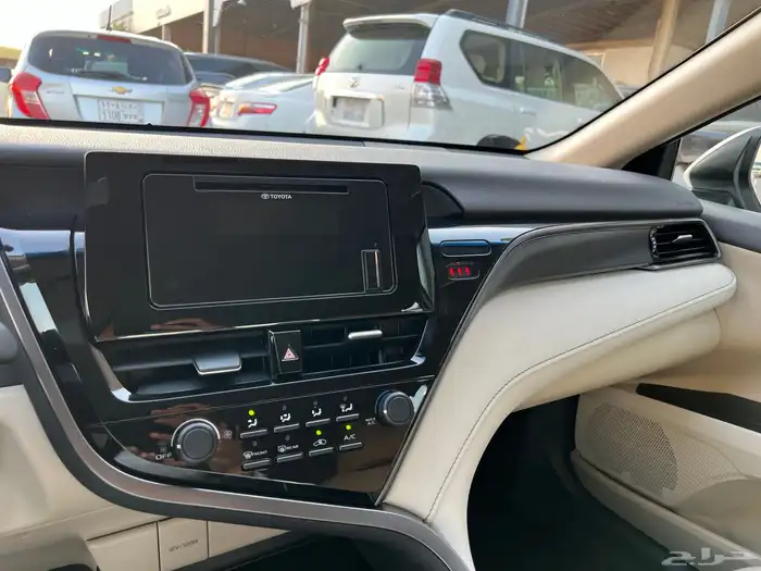 تويوتا كامري 2022 استاندر 10