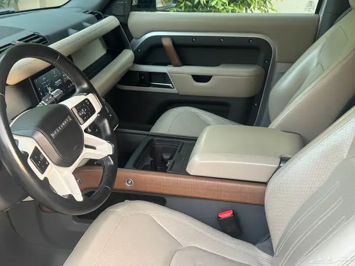 2021 Defender 90 HSE V6 1