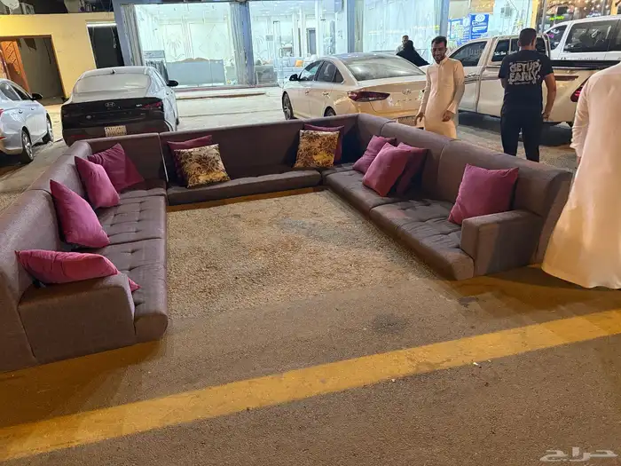 الرياض حي طويق جلسه ارضيه بسعر 300 1