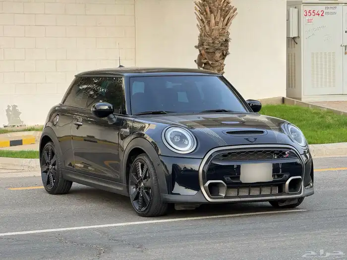 ميني كوبر S 2023 شبة جديد على الضمان و الصيانه 2
