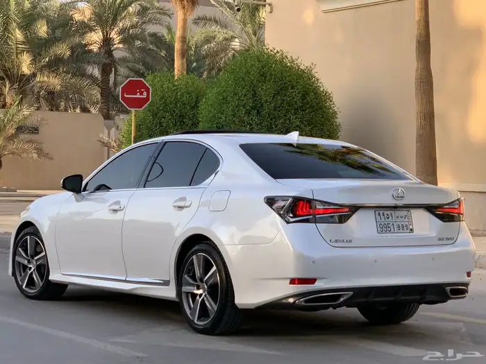 لكزس GS300 موديل 2018 بحالة الوكاله ممشى 26 الف 19