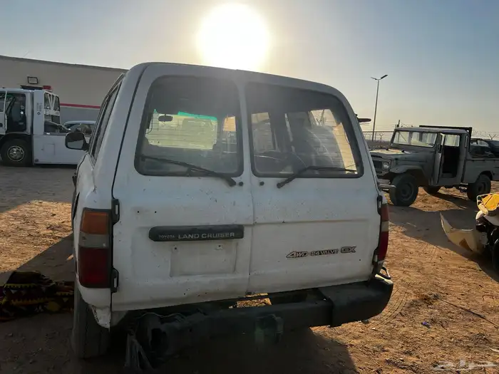جيب صالون تشليح قطع غيار 4