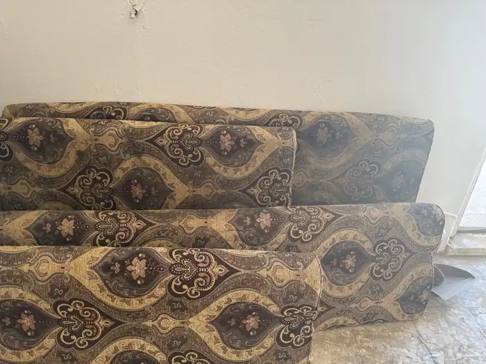 سرير كبير  مجلس ارضي سجادة -كل الاغراض لوجه الله تعالي 3