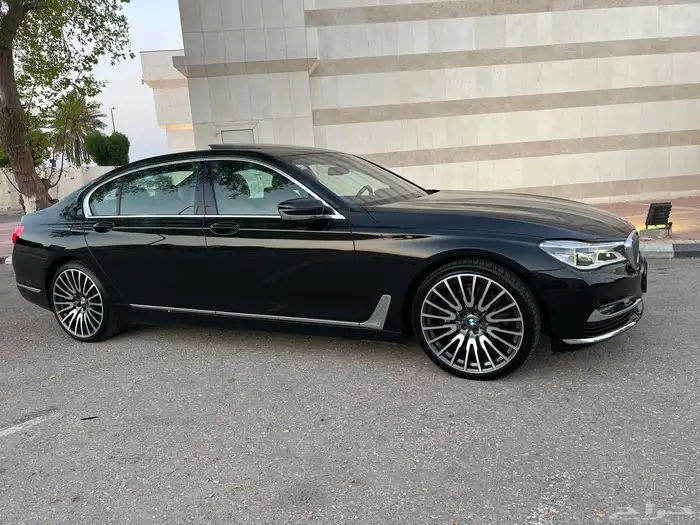 بي ام دبليو ( 750 LI ) الموديل 2016 فل ممشى قليل شبه جديد 78
