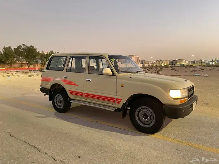 للبيع لاندكروزر 1991 على الشرط ( مخزن ) ممشى قليل 1