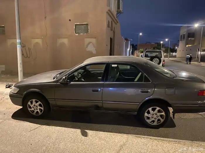 للبيع كامري 2001 3