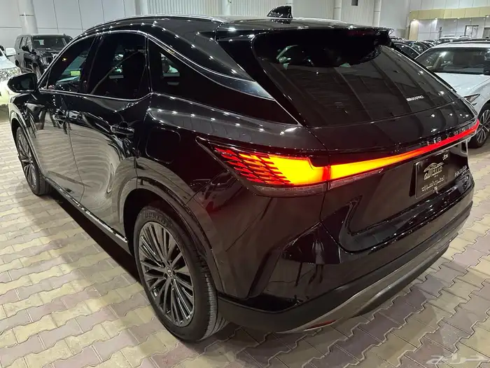 لكزس RX350 h موديل 2023 فل كامل هايبرد 28