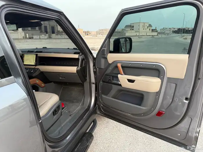 للبيع ديفندر 2022 HSE 90 8