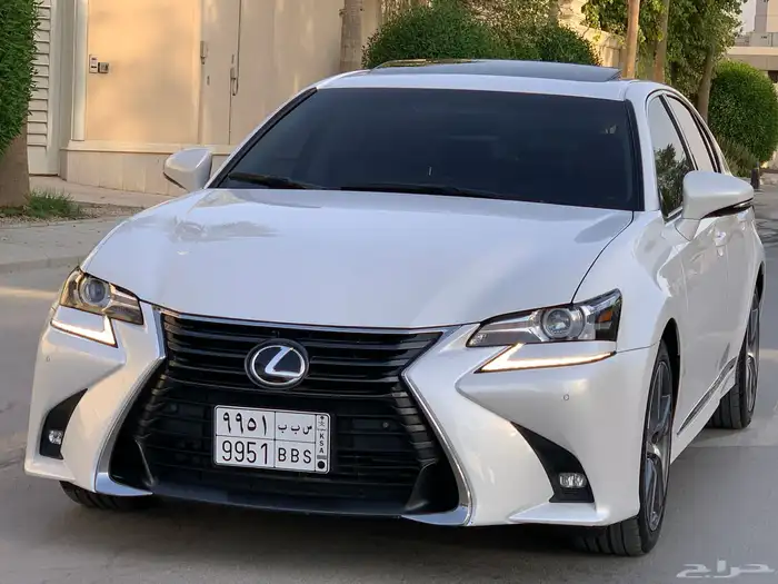 لكزس GS300 موديل 2018 بحالة الوكاله ممشى 26 الف 26