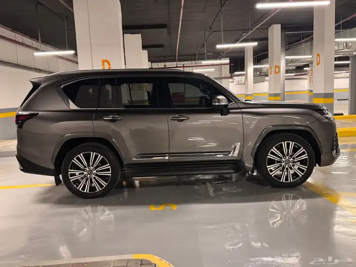 لكزس LX600 BB موديل2023 11