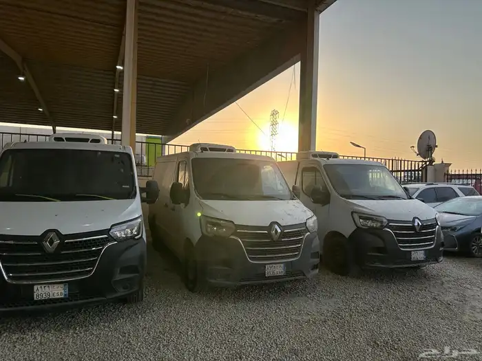 مجموعة سيارات للبيع رينو 2021 العدد 15 سيارة 8