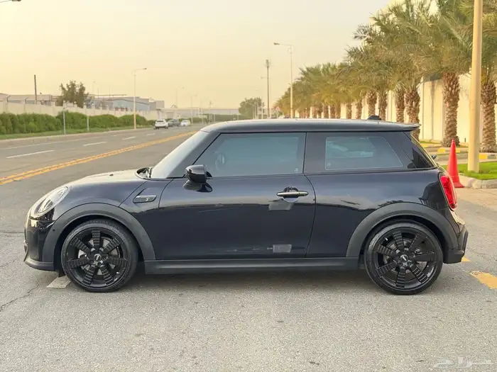 ميني كوبر S 2023 شبة جديد على الضمان و الصيانه 6