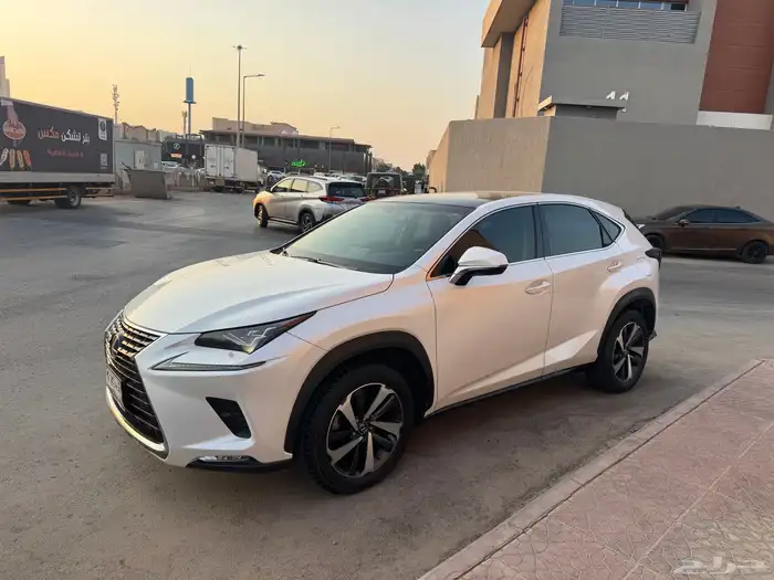 لكزس NX 2018 فل كامل 1
