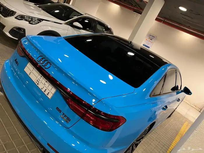 اودي A8 بلو ميامي 2019 1