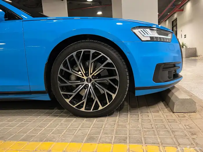 اودي A8 بلو ميامي 2019 29