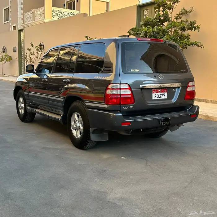 لاند 2003 لوحات اماراتية 7