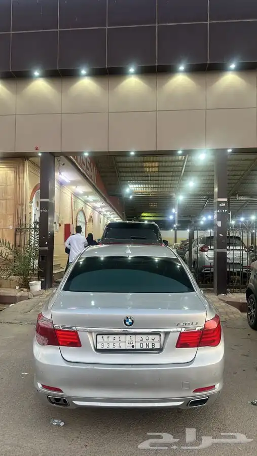 بي ام دبليو 740 2012 فل كامل 1