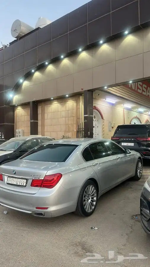 بي ام دبليو 740 2012 فل كامل 0