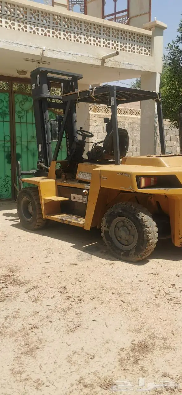رافعة شوكية (Forklift) من شركة كاتربيلر Caterpillar 2