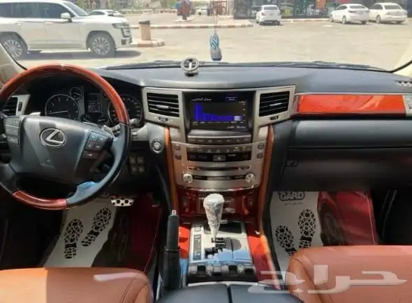 لكزس LX 570 Sport ممشى قليل 5