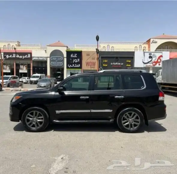 لكزس LX 570 Sport ممشى قليل 3
