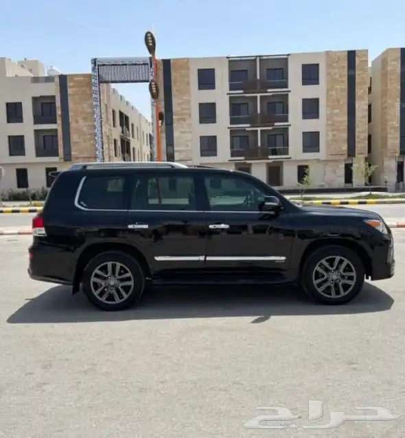 لكزس LX 570 Sport ممشى قليل 2