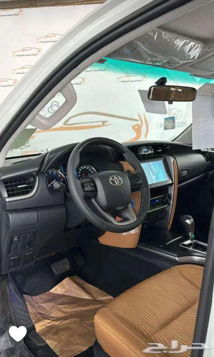 تويوتا فورتشنر VX1 بنزين موديل 2025 1