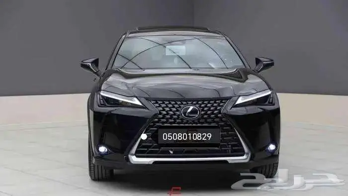 لكزس UX300h اسود 2024 5