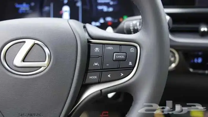 لكزس UX300h اسود 2024 8
